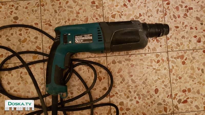 Перфоратор Макита в рабочем состоянии