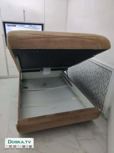 полуторную электрическую ортопедическую кровать в очень хорошем состоянии.