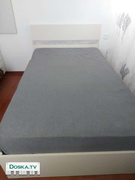 кровать без матраца длина 1м.90см., ширина 1м.20см., высота 1м.