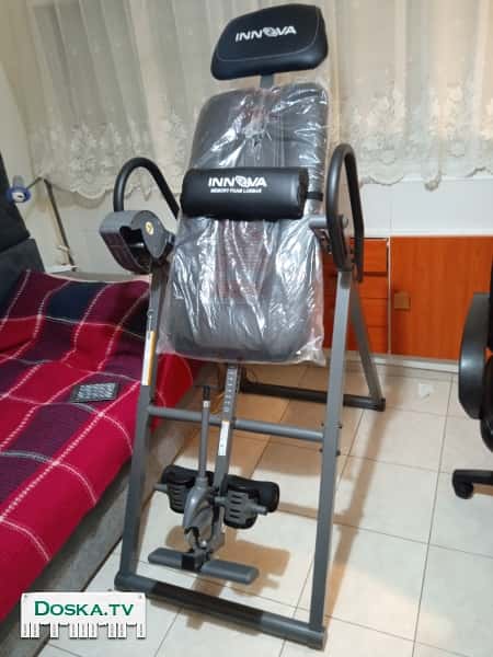 Стол-перевёртыш. Для облегчения проблем позвоночника, поясницы и спины. Человек на