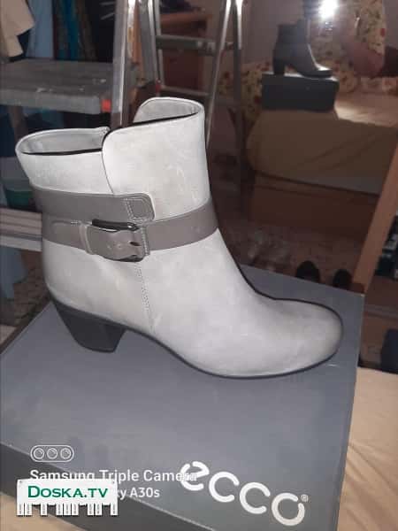 Продаю новые сапоги размер 41 европейский, американский 10.Фирма Экко.