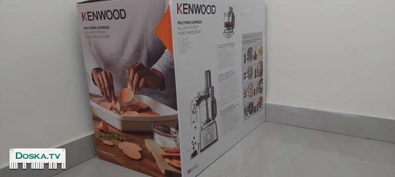 Совершенно новый кухонный комбайн Просьба не звонить в субботу.