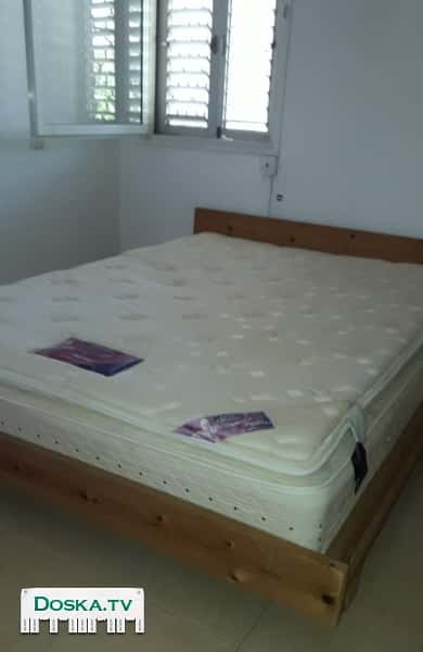 Двуспальный матрас Аминах в комплекте с кроватью. Матрас с гелевой