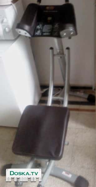 Тренажер аппарат для пресса живота, легок в выполнении, почти новый,