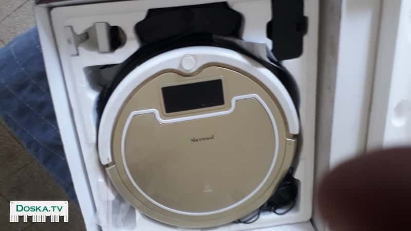 Робот-пылесос. Включали пару раз.