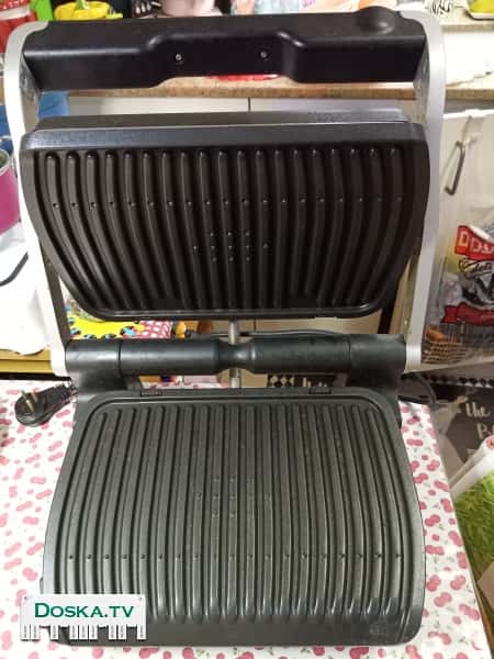 Электрический гриль с разными режимами. В качестве бонуса - поддон