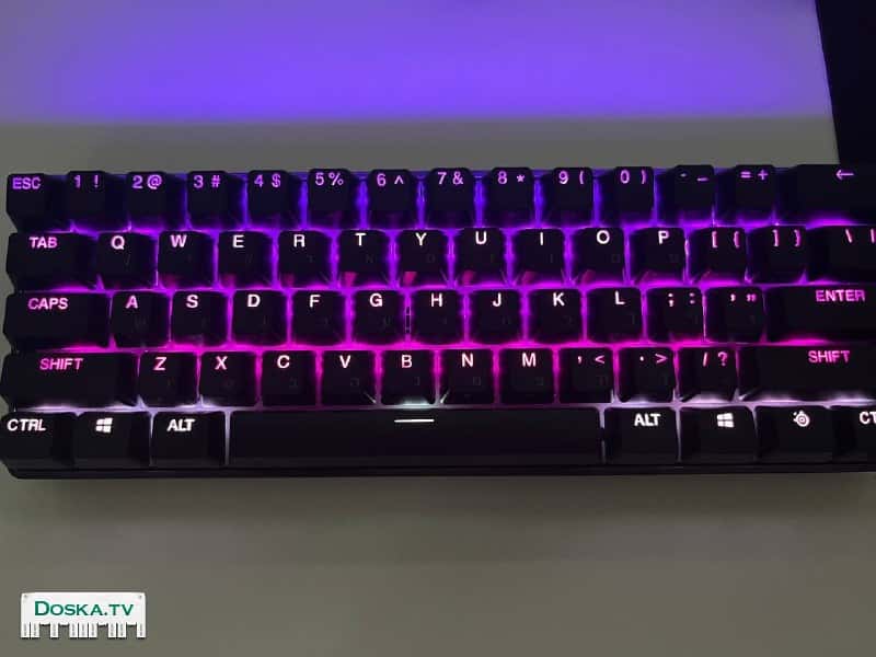 Абсолютно новая клавиатура в идеальном состоянии. Пользовался всего пару дней.