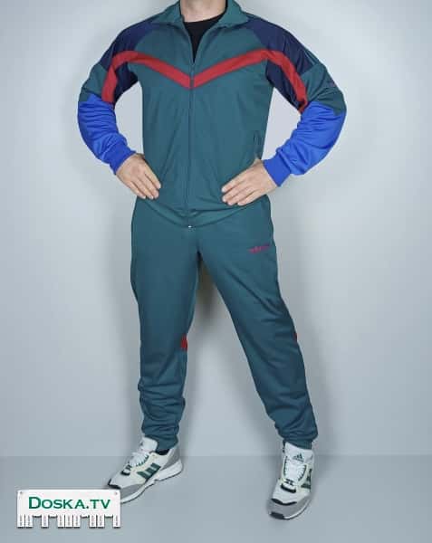 Продаю новый костюм Адидас Сальвадор Ретро костюм из 90х. Костюм