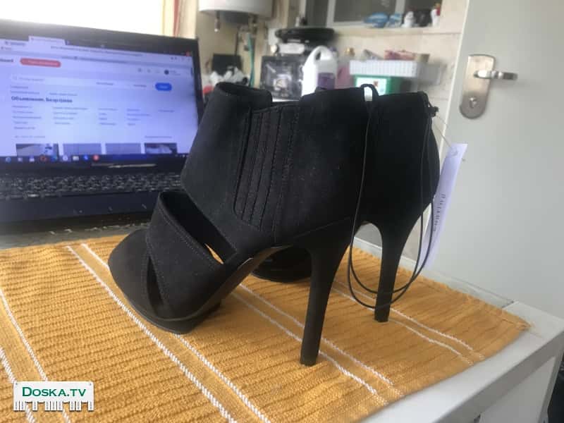 Новые,купили не тот размер! 40 размер