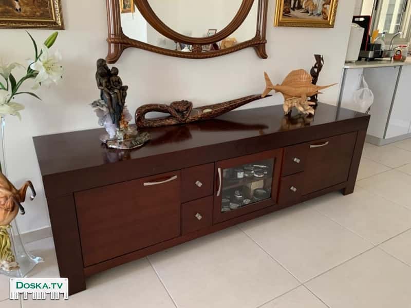 Шкаф-буфет. Размер 60/50/210. Мореная вишня.Три дверцы, четыре выдвижных шкафчика.