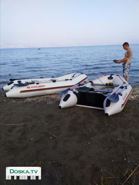 Лодка надувная в комплекте.