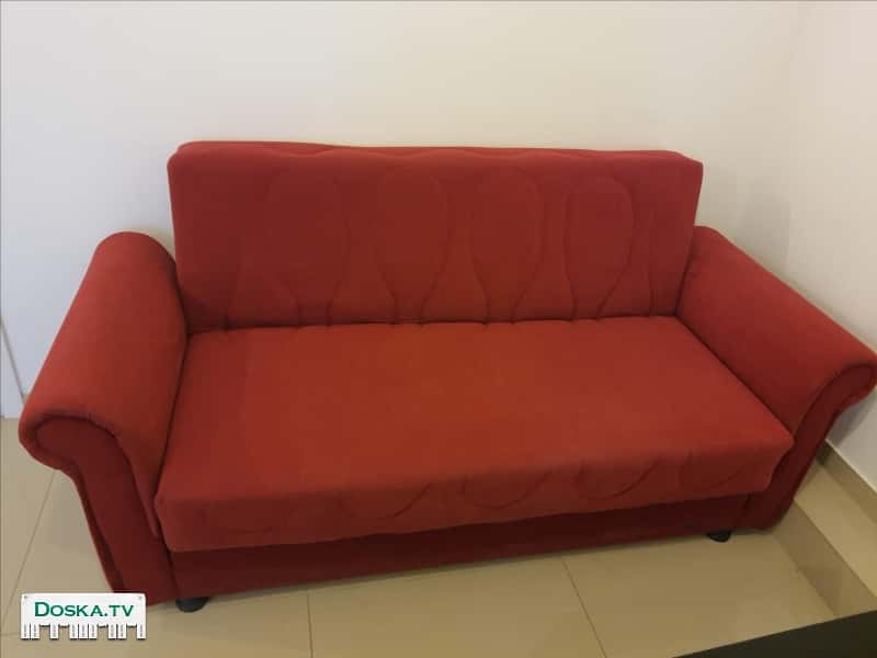 Отдам бесплатно небольшой диван для гостиной или прихожей. Диван раскладывается