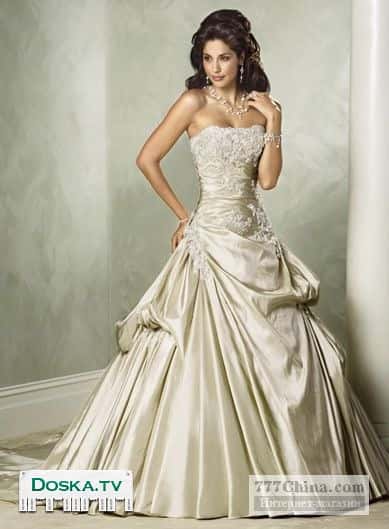 Свадебное платье с длинным шлейфом, ткань как шелк, цвет золотой