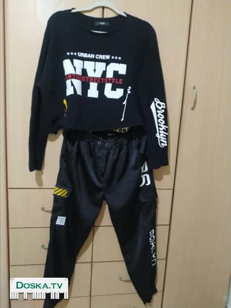 Брюки атласные 80шек,свитер 80 шек.