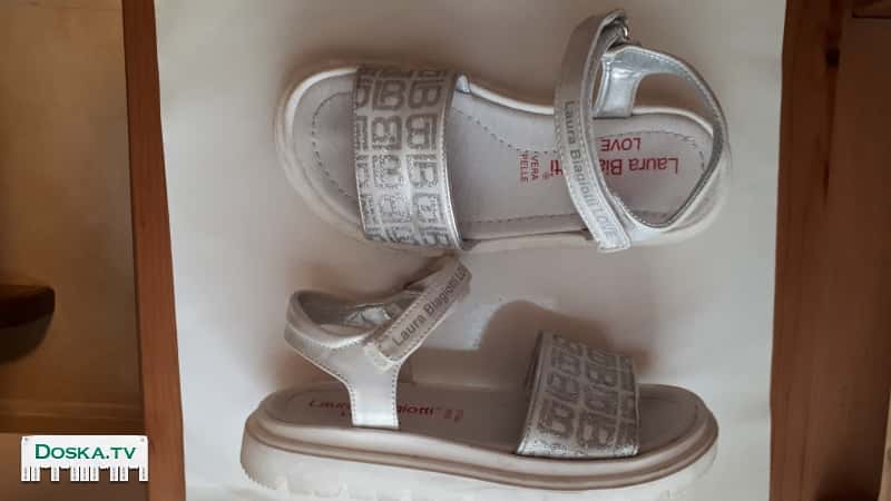 Босоножки для девочки/женщины, размер 32. Внутренняя часть из натуральной кожи.