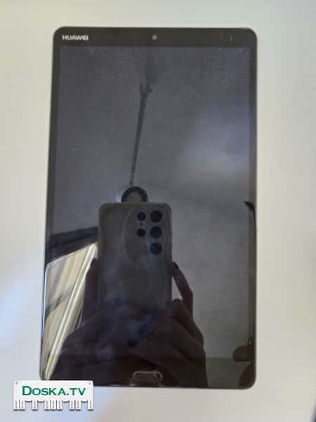 планшет HUAWEI MediaPad M5 серого цвета. Планшет в идеальном состоянии,