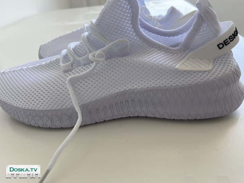 Новые. Размер 42. Длина стельки 27,5 см.