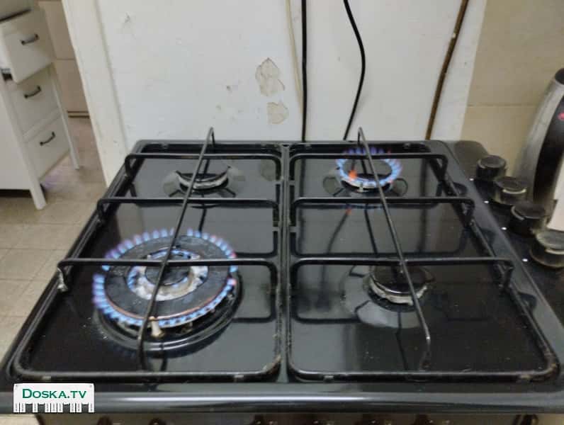 Встраиваемая плита. Идеальное состояние. Посадочное место - 49х54 см.