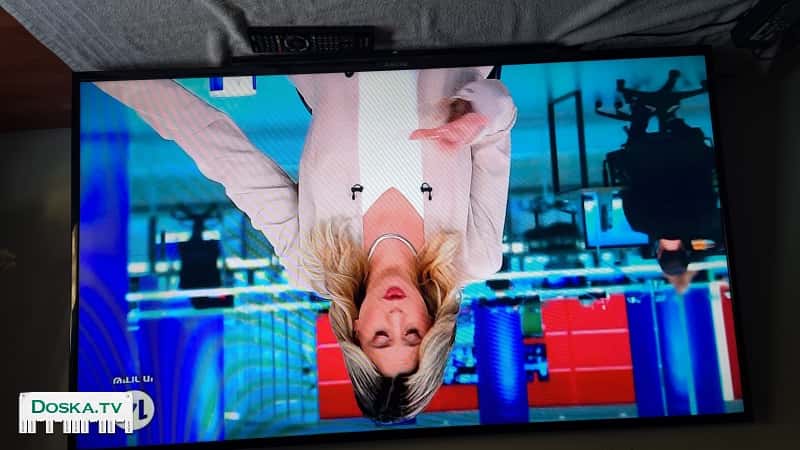 Телевизор Скайворд 23 дюйма с корпусом белого цвета имеются входа