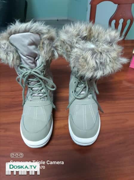 сапожки женские.Очень тёплые,не промокаемые.Были обуты 1-2 раза.Размер 37,по стельке 24