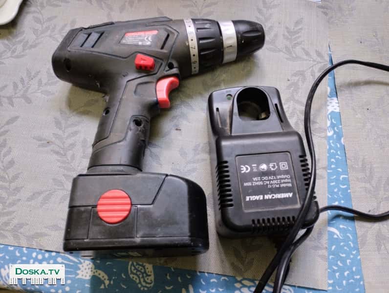 Шуруповёрт. Батарея нуждается в замене.