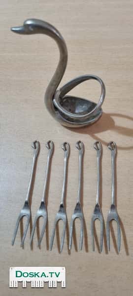 Набор посеребрянных вилок с подставкой в виде лебедя