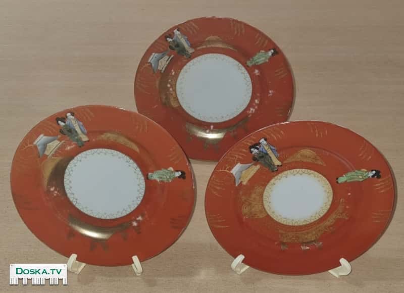 З декоративные японские тарелки