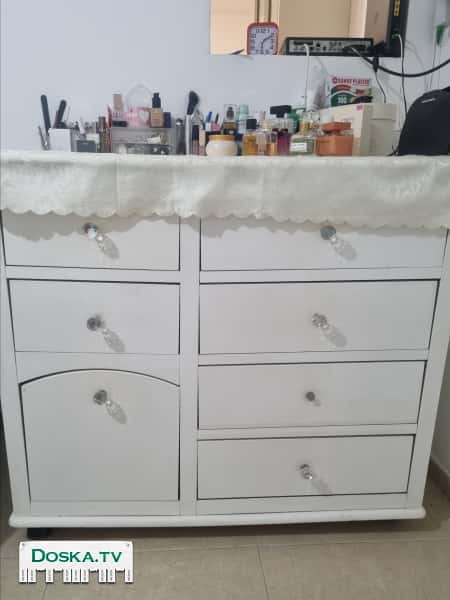 В хорошем состоянии. Предмет находится в г.Ода Шарон