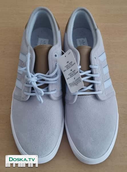 Новые кроссовки АДИДАС. Сланцы в подарок. Размер 29,5 см (45)