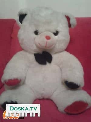 белый большой медведь