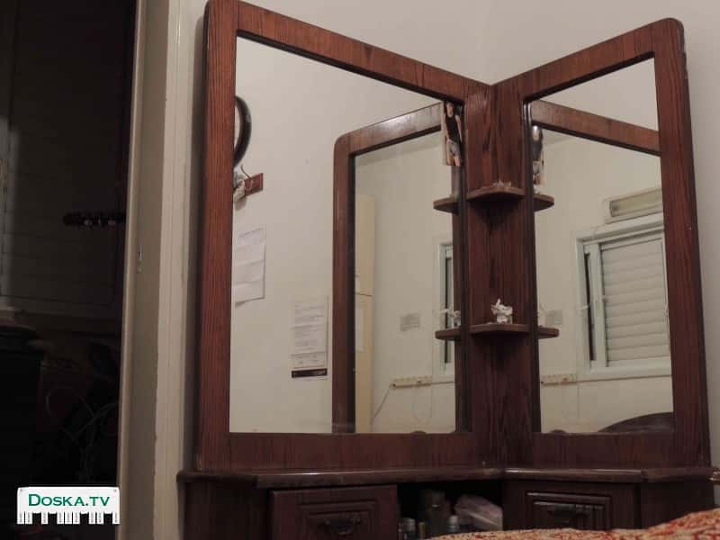 Трюмо, как новое (в связи с переездом).