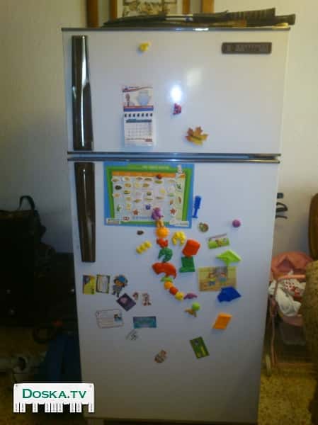 Холодильник двухкамерный 500 л, американский (без льда). Работает нормально.