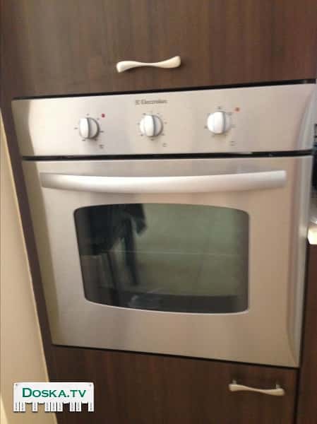 Духовка встраеваемая практически новая