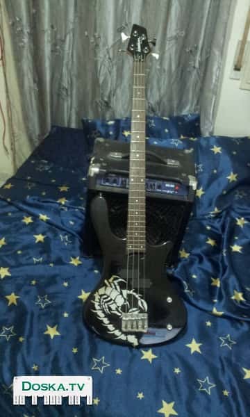 бас гитара с макбером в хорошем состоянни