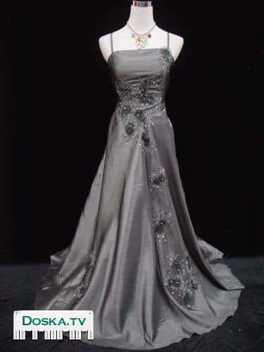 Очень красивое вечернее атласное вечернее платье из Англии. Размер