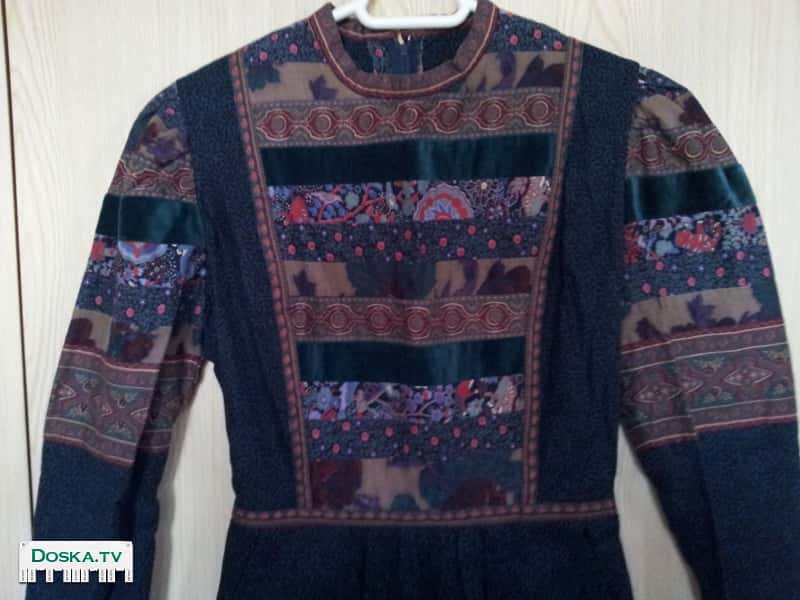 Платье из натуральной ткани (хлопок) с цветными вставками. Серия: