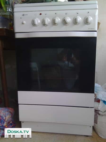 газовая плита. 2 года эксплуатации. Состояние как новая.