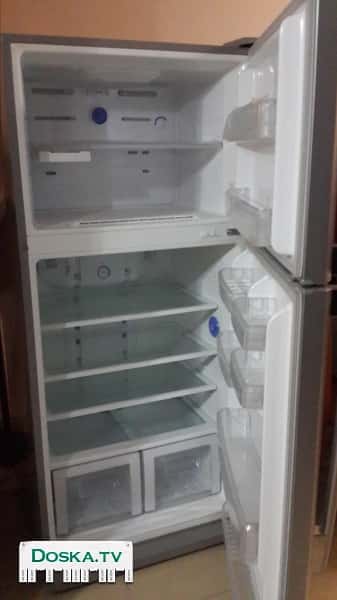 Продаю холодильник Самсунг серый металлик 478 литров. В отличном состоянии