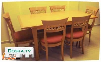 Стол и 6 стульев в отличном состоянии из натурального дерева.