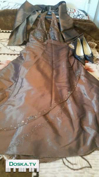 Платье вечерние 46-48р с накидкой .