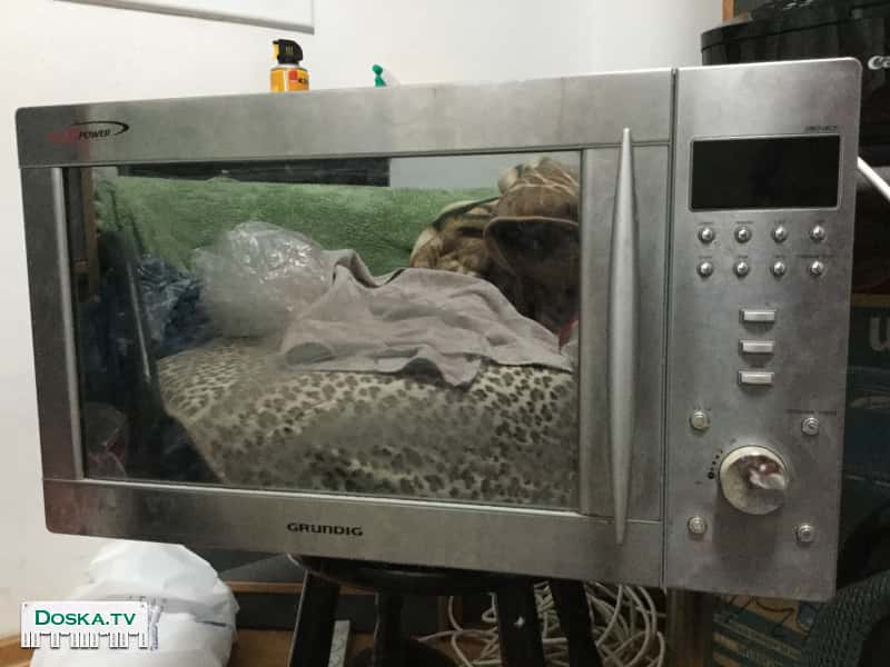 Микроволновка Grundig модель GMO34CS была в использовании 3 года Микроволновка,