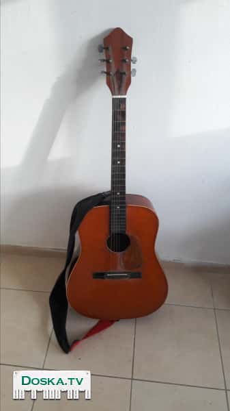 гитару. 180 шек. Отличное звучание. Состояние на фото. Звоните!