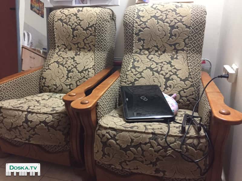 2 кресла в отличном состоянии.