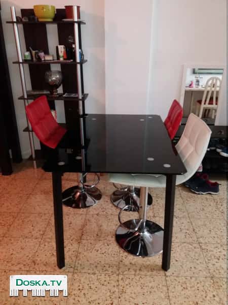 Стол стеклянный 250ш Стулья барные 3 штуки, есть не большие