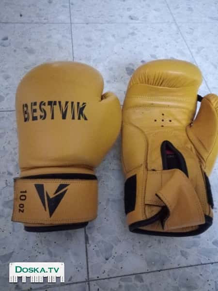 перчатки боксерские, использовались мало.