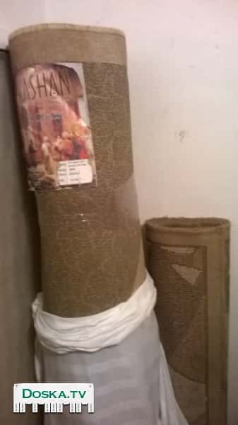 Ковер с хорошим орнаментом.