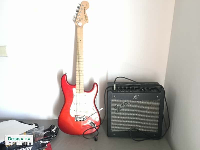 электрогитару Squier STRATOCASTER (by Fender) + комбоусилитель Fender Mustang I
