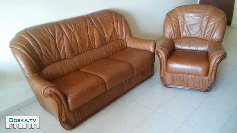 Диван кожаный итальянского производства 300 шекелей.