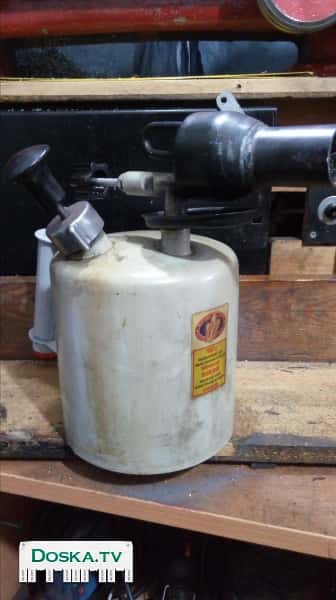 Паяльная лампа производства Украина работает отлично в комплекте ключ, и