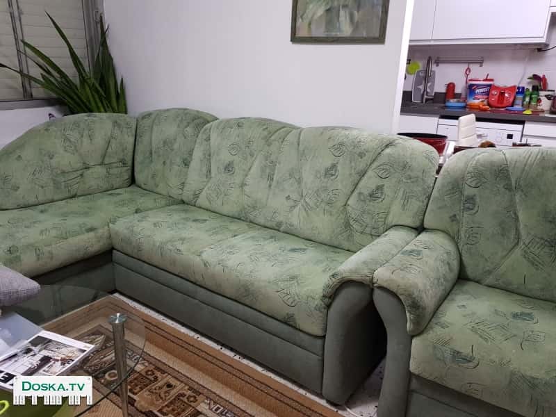 Cалон угловой плюс кресло, салон раздвигается как двухспальная кровать, есть